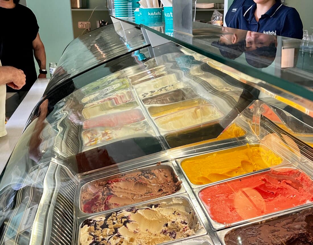Die Eisvitrine bei Katchi am Ku'damm 27