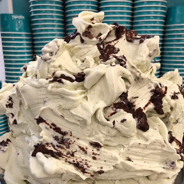 Mint Crackle Choc bei Katchi Ice Cream