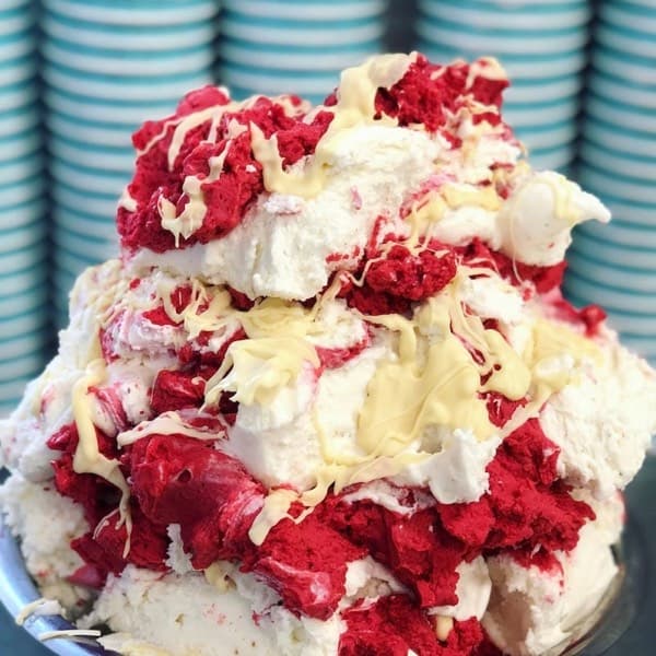 Tonka-Himbeere bei Katchi Ice Cream