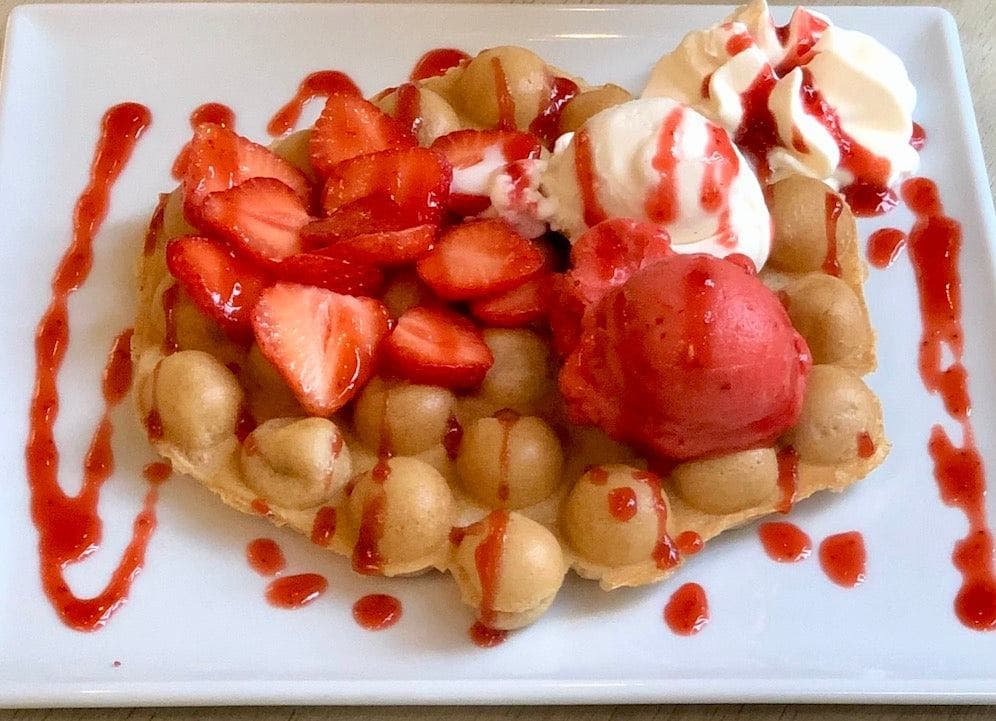 Erdbeer Bubble Waffel von Katchi, Foto 3