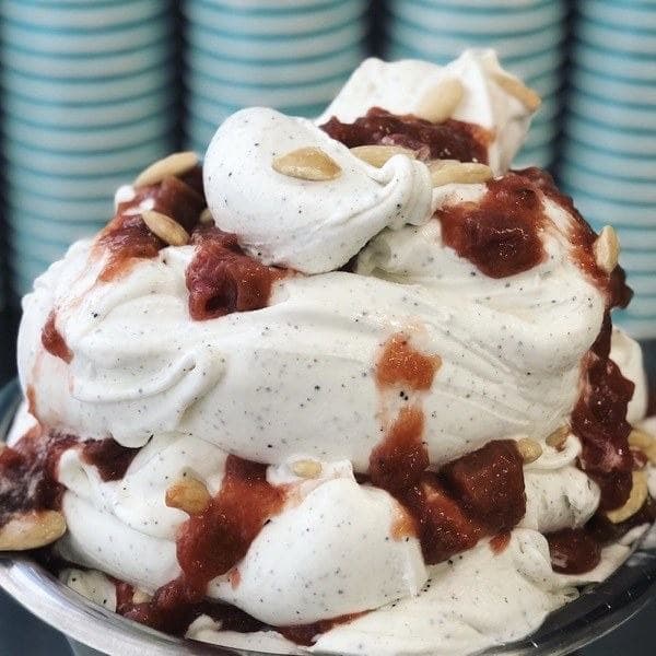 Mohneis bei Katchi Ice Cream Berlin