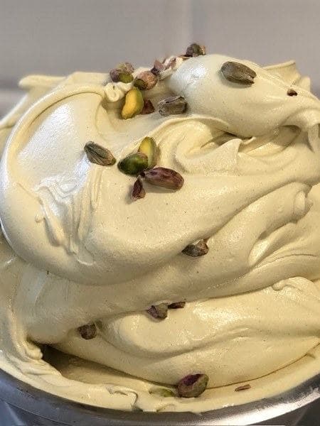 Pistazieneis bei Katchi Ice Cream Berlin