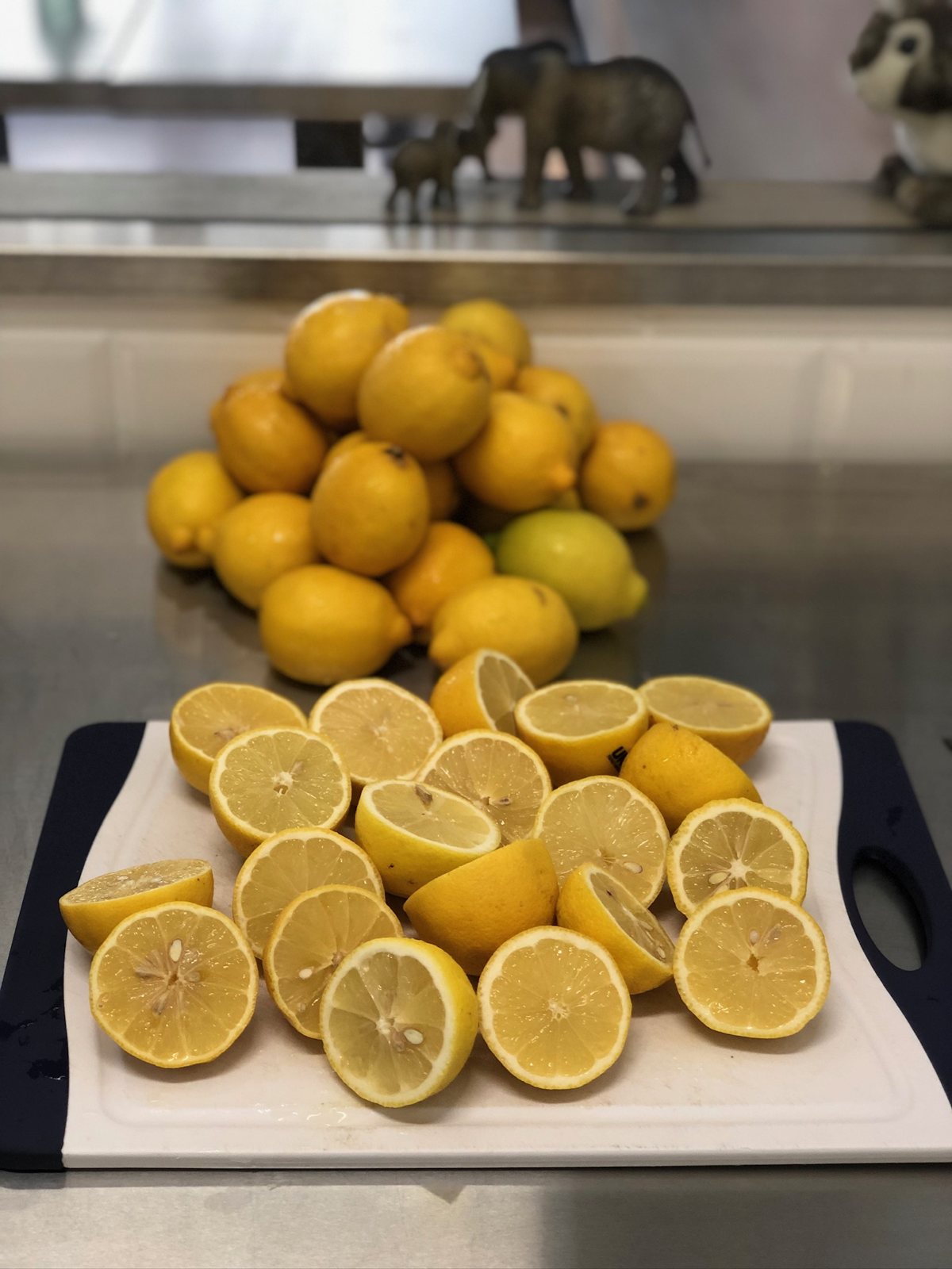 Frische Zitronen in der Katchi-Produktion
