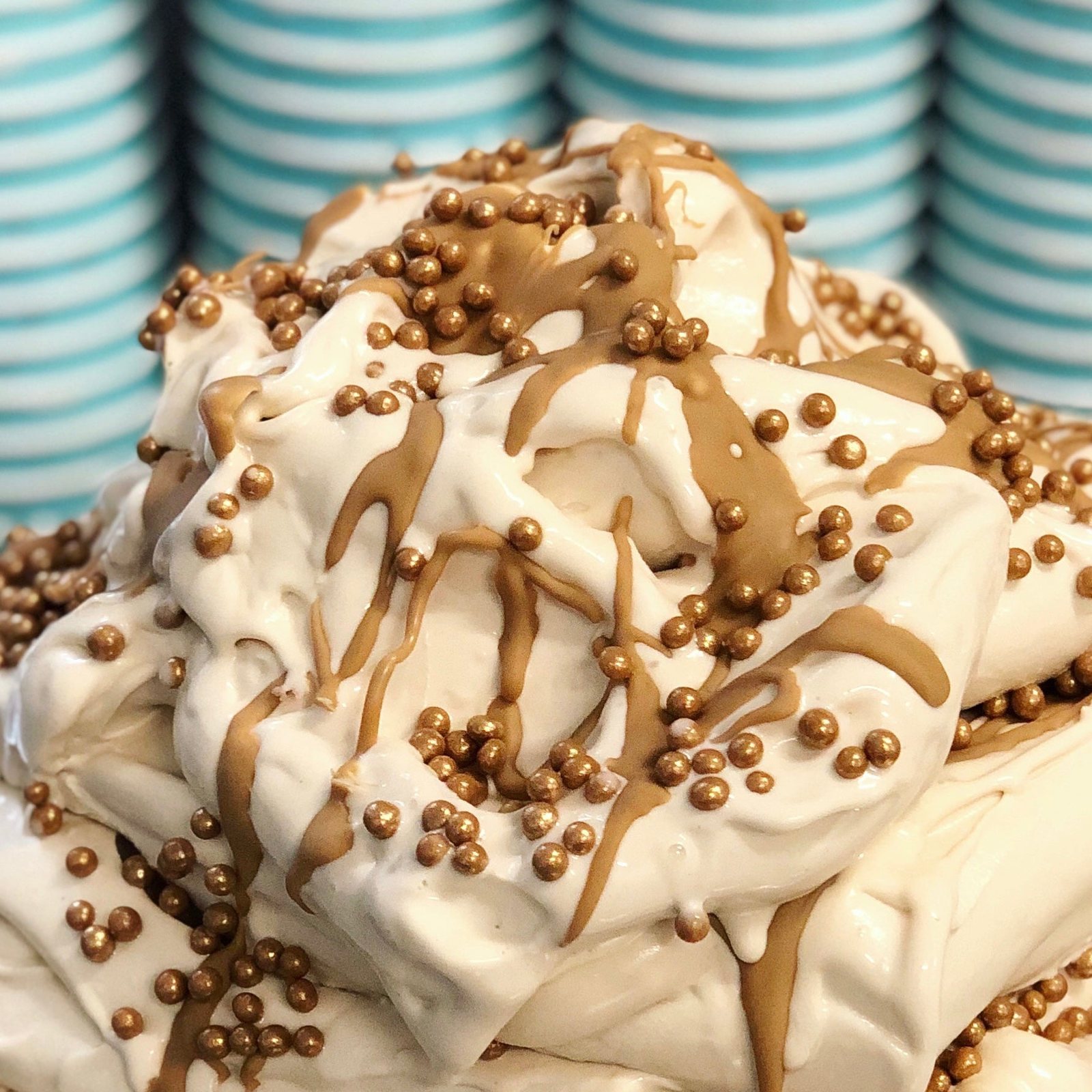 24 Karat: karamellisierte weiße Schokolade mit goldenen Crispies